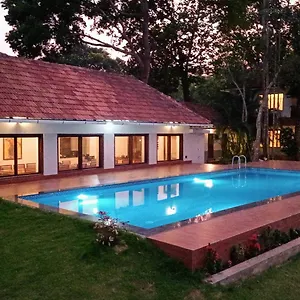 https://resort-shantitheeram-ayurveda-lakeside-heritage.hotels-alappuzha.com
